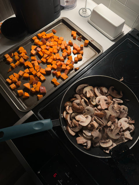Steakhouse Flavor at Home: The Secret to Perfectly Sauced Beef with Savory Mushroom Gourmet Gravy