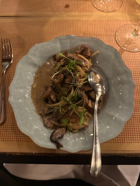 Sauce Smarter: How Le Sauce Savory Mushroom Gourmet Gravy Saves Time Without Sacrificing Taste