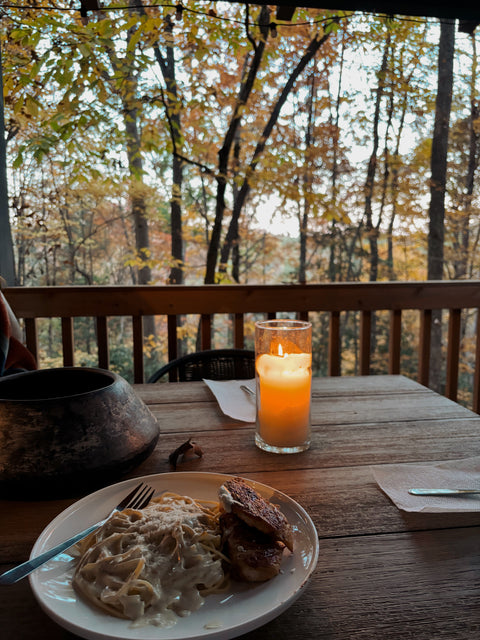 Comfort in a Pouch: How Savory Mushroom Gourmet Gravy Transforms Meatloaf Night