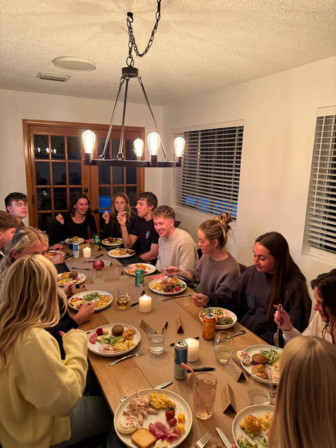 Stress-Free Hosting: How Ready-to-Serve Gourmet Gravy Saves the Day